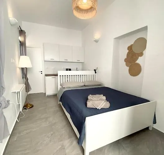 Beige Escape Artemonas